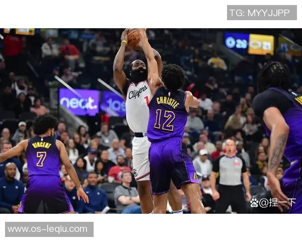 今日NBA直播雷霆对阵马刺精彩赛事前瞻与分析不容错过 今日NBA直播雷霆对阵马刺精彩赛事前瞻与分析不容错过